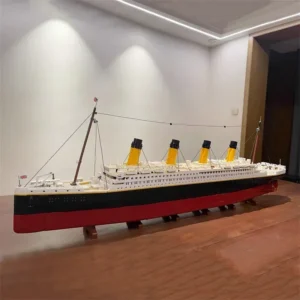 Alternative view of RMS Titanic - 9090 pièces